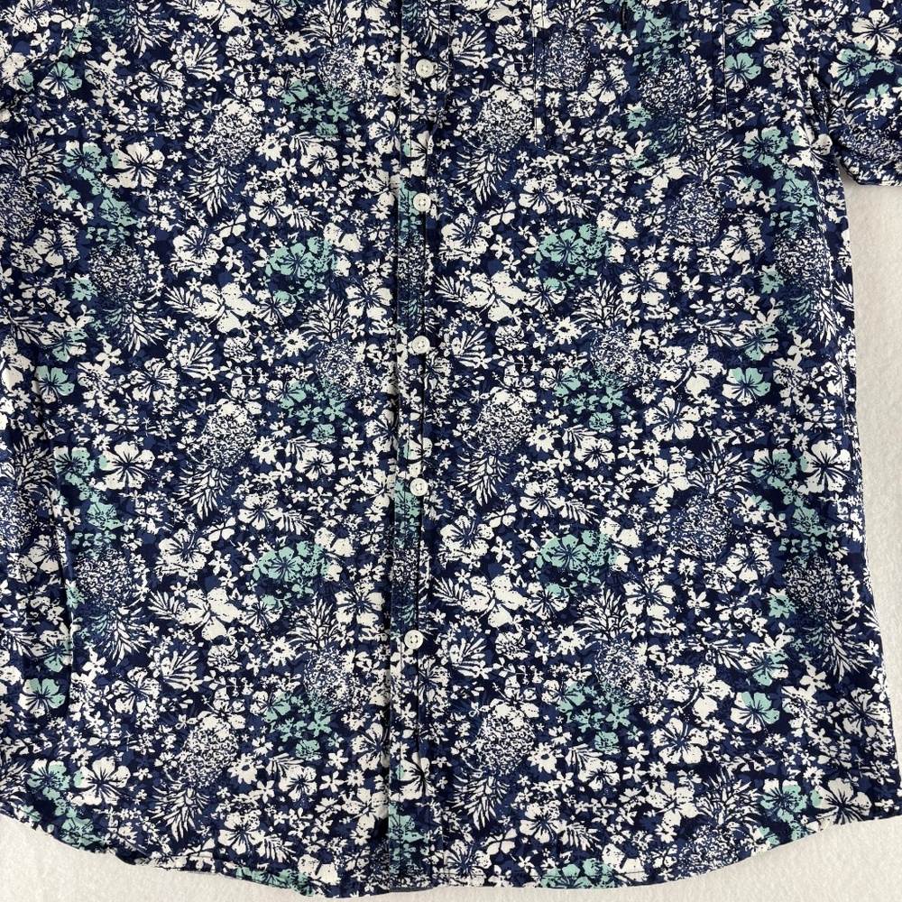 Lee, Floral/Pineapple Print, Shirt Regular Fit, Button Down, Short Sleeve Size L - Picture 3 of 10